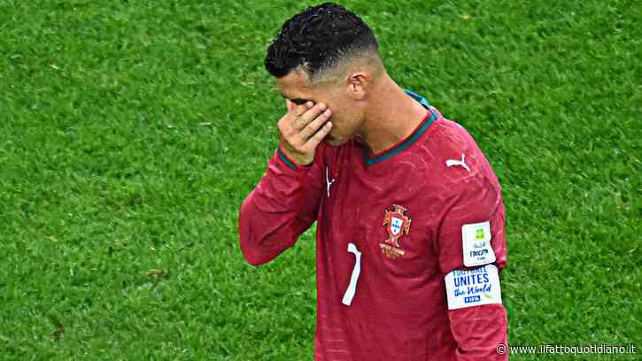 L’addio ai Mondiali di Cristiano Ronaldo, solo e in lacrime: “Ho la coscienza pulita”. Ma in Portogallo sono impietosi: “Ora basta”