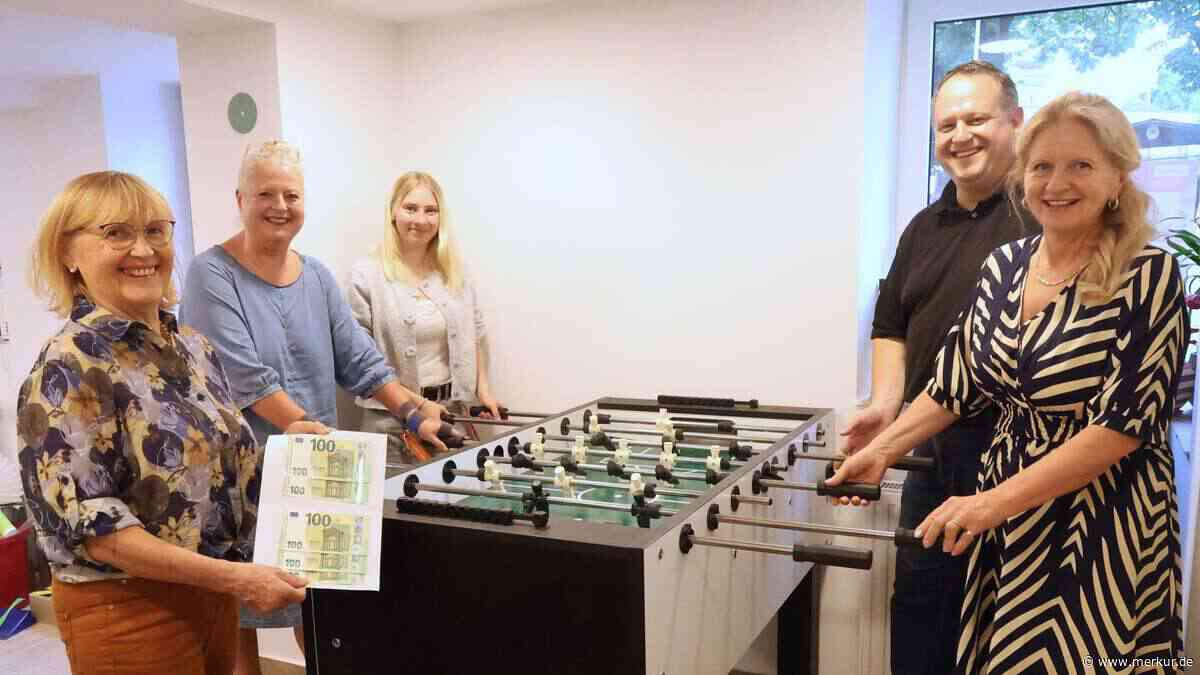 UWG löst sich nach 72 Jahren auf – und spendet 500 Euro an Jugendtreff