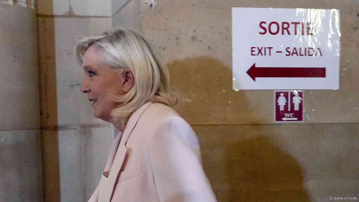 Kandidatur vor dem Aus?: Urteil: Le Pen muss für ein Jahr eine Fußfessel tragen