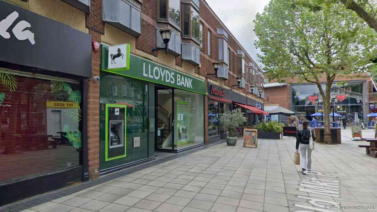 Masked thieves target Warrington Lloyds in bank heist