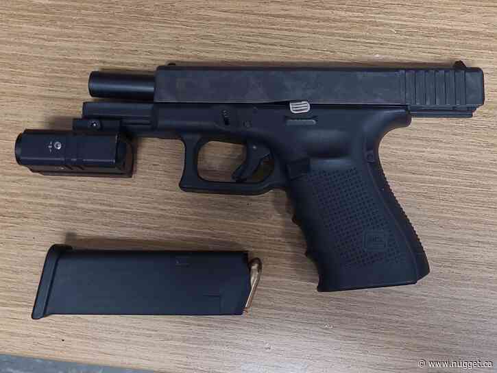 North Bay police arrest three, seize drugs and weapons and lay 39 charges