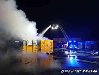 Haßloch – Restmüllcontainer eines Recyclingbetriebes in Brand geraten – Feuerwehr verhinderte Schlimmeres
