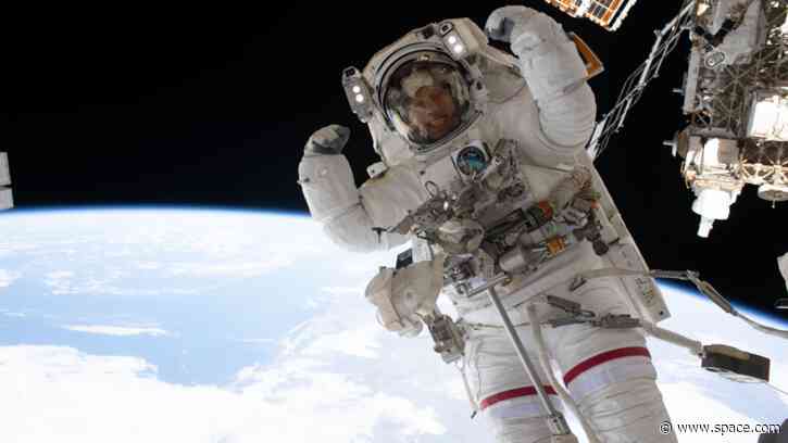 Astronaut flexes his muscles mid-spacewalk | Space photo of the day for July 7, 2026