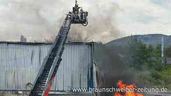 Großbrand in Goslar: Starke Rauchentwicklung aus Lagerhalle