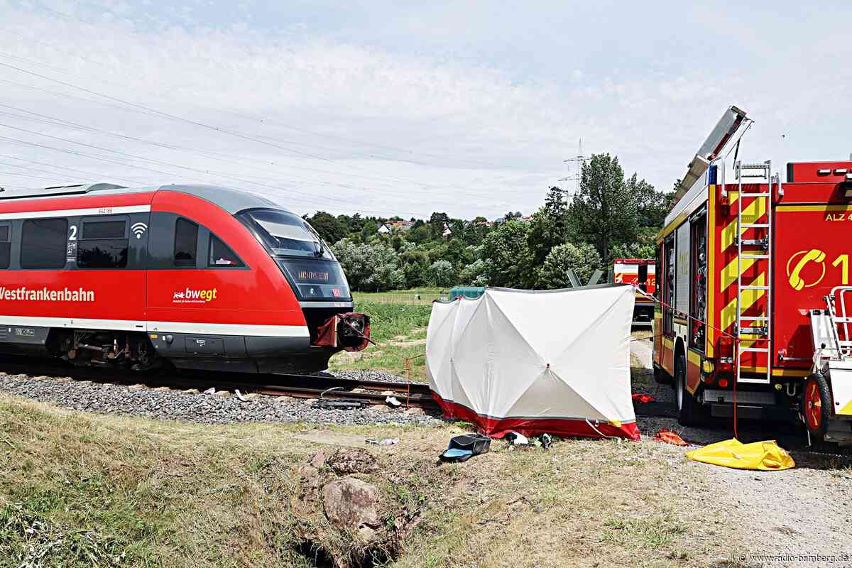Radlerin wird von Regionalbahn erfasst und stirbt