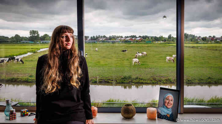 Emmy’s (28) schizofrene broer vermoordde moeder Sheila met 222 messteken: ’Hij overlijdt aan een overdosis of hij brengt iemand om, zeiden we steeds’