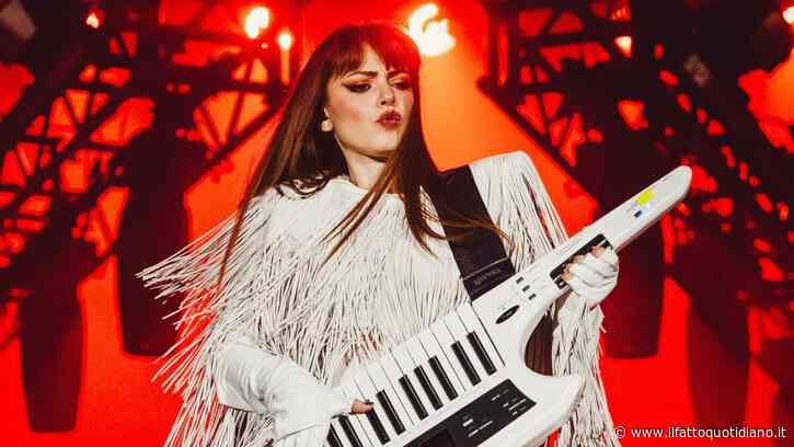 “Sanremo 2027 per carità, ho troppo da fare con San Siro. Sennò vado in confusione. Quando torno al mio paese esco in pigiama, struccata, vado al pub. Mi piace da morire, mi fa stare bene”: così Annalisa
