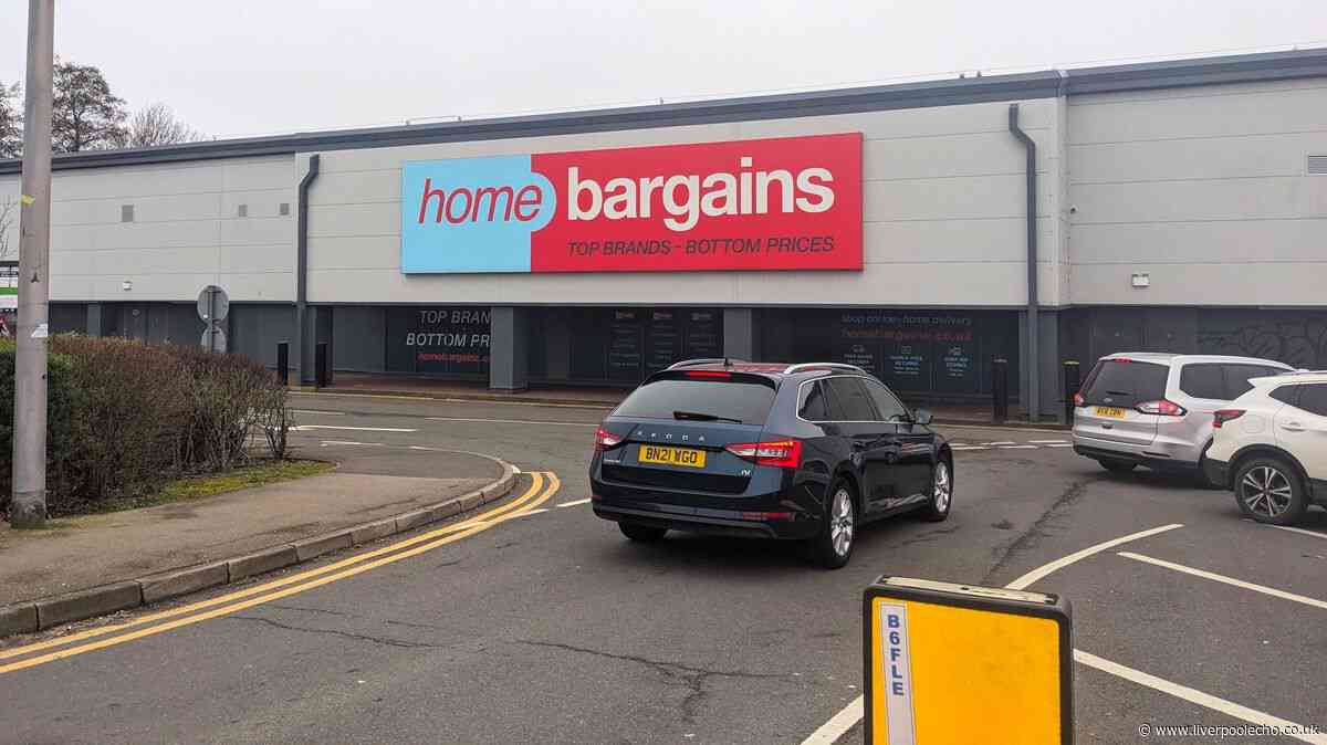 'Floors look sparkling clean' with Home Bargains £16 kit that 'banishes dirt and grime'