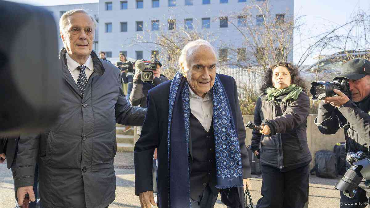 Blatter legt nach: "Der heutige FIFA-Präsident hat sich Donald Trump unterworfen"