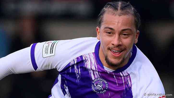 Stockport bring in Chelmsford forward Adigun