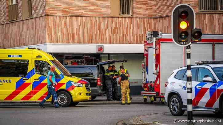 Veel vuurwerk gevonden onder flat in Eindhoven: bewoners moeten huis uit