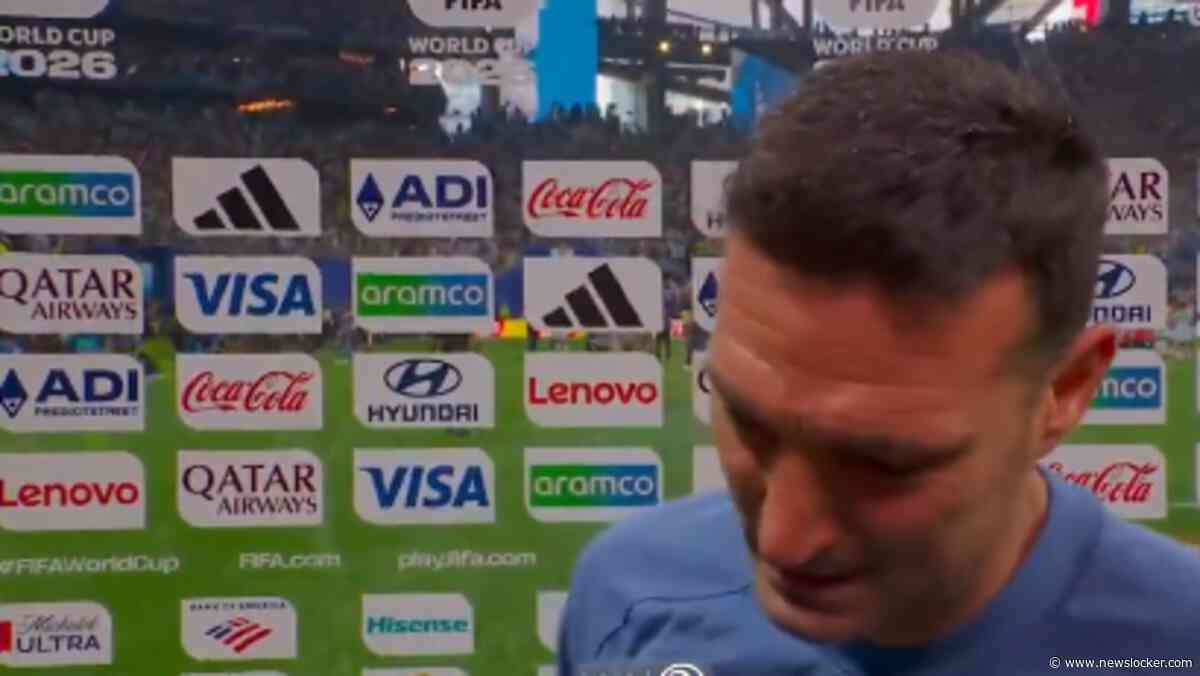 Argentijnse bondscoach Lionel Scaloni kan emoties niet in bedwang houden en kapt interview razendsnel af