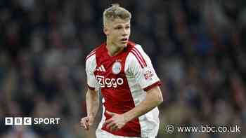 Newcastle closing in on signing of Ajax's Steur