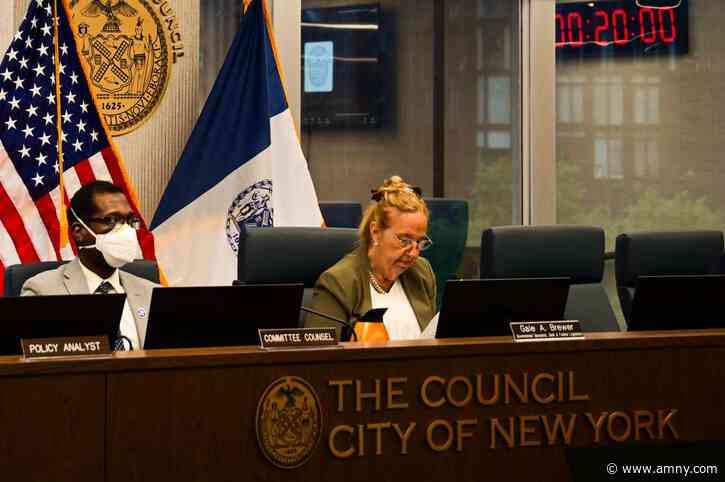 NYC officials’ 18% salary hike gets support of fiscal watchdogs – but also a warning