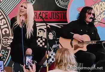 See THE PRETTY RECKLESS's Entire Acoustic Performance At Amoeba Records In Hollywood, California