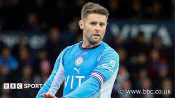 Stockport extend Norwood deal and sign Adigun