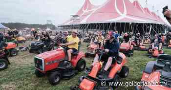 Zwarte Cross kan al dat lange gras niet aan, honderden vrijwilligers melden zich met grasmaaiers