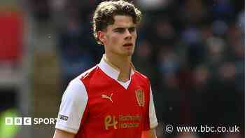 Sheff Wed sign Leeds striker Gray on loan