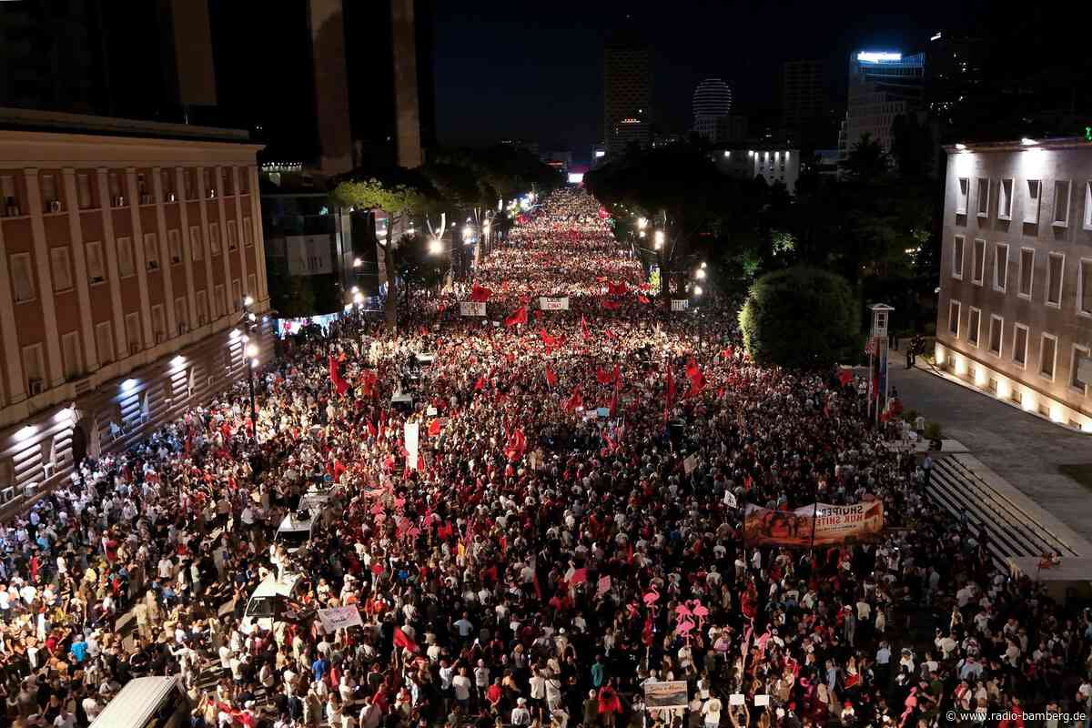 Albaniens «Flamingo-Revolution» erweist sich als beharrlich