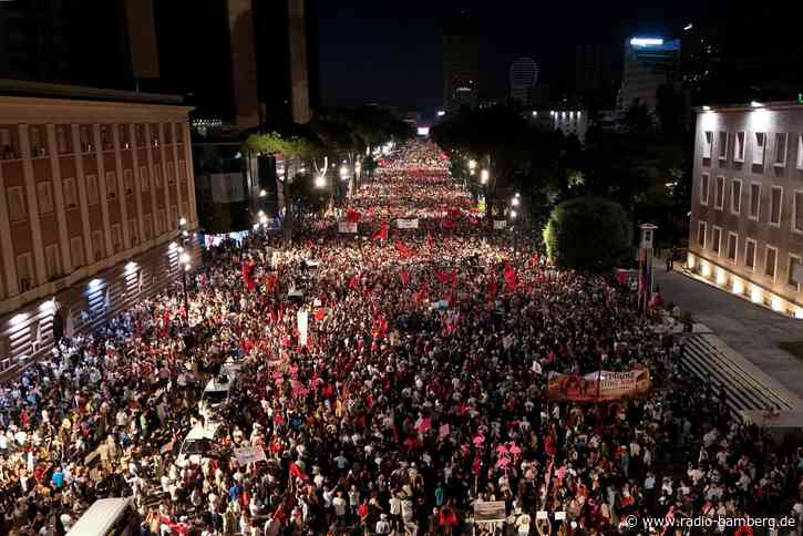 Albaniens «Flamingo-Revolution» erweist sich als beharrlich
