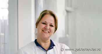 Twee jaar geleden kon Anita (52) nog niet goed lezen en schrijven, nu werkt ze op de intensive care