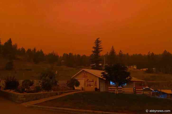 Brunswick complex wildfire shuts Hwy 1, causes air quality warning