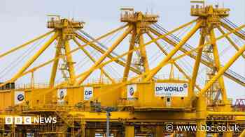 Australia dock workers call for 28-hour week in AI talks