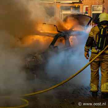 Opnieuw autobrand in Deventer: lachgastanks gevonden