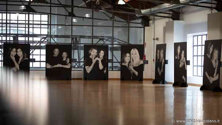 Le donne che trasformano il dolore in forza: la mostra “Women for Women Against Violence” arriva a Milano