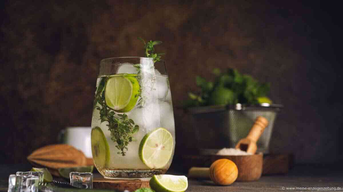 Erfrischung ohne Zucker: Diese Kräuter machen Wasser lecker
