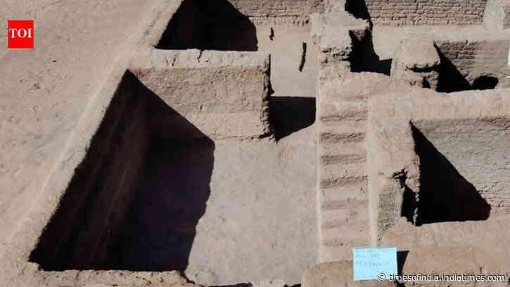Egypt has uncovered a well-preserved 1,600-year-old Byzantine-era city in Dakhla Oasis: Homes, basilica church, ovens, coins and writing fragments show how people lived in the western desert