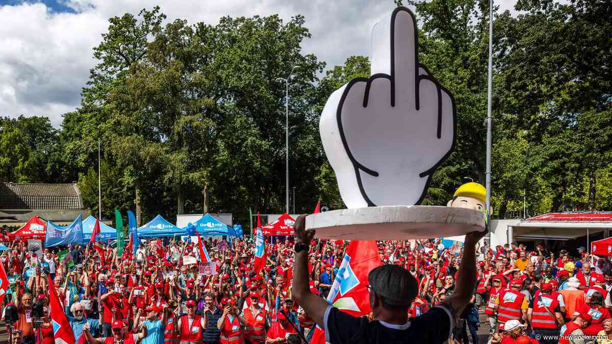 Vakbonden na de zomer verder met grote stakingen: openbaar vervoer weer plat