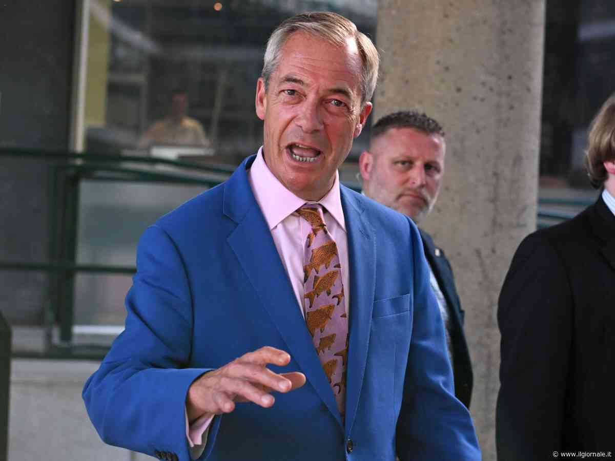 Sfida di Farage dopo lo scandalo. "Mi dimetto e mi ricandido"
