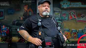 Winnipeg business owner patrolling streets solo to help reduce crime, open drug use