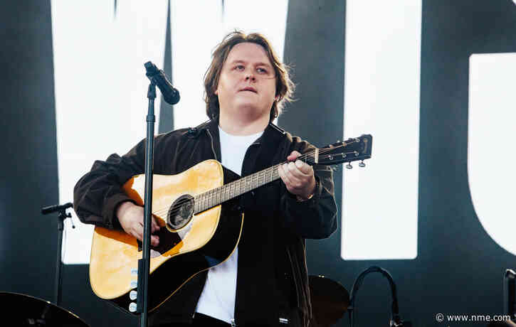 Lewis Capaldi buys drinks for pub full of England fans to celebrate Mexico win
