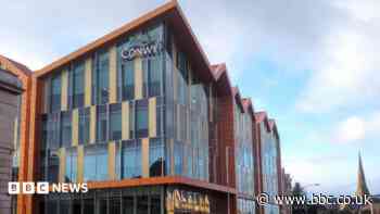 Councillor 'shocked' over sick leave among staff