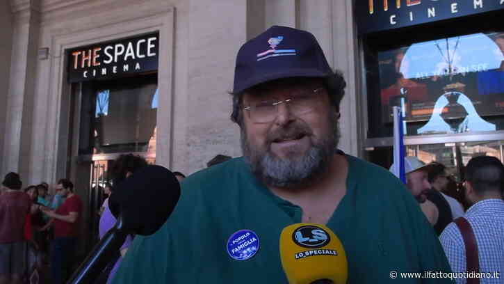 Adinolfi e la comparsata al Pride di Roma, quando si presentò con la bandiera di Israele e venne cacciato dai manifestanti – Video