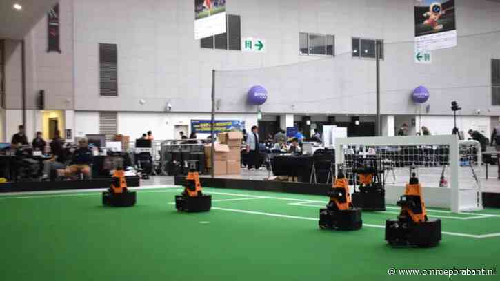 Rijdende voetbalrobots TU/e opnieuw wereldkampioen: 'Het was wel spannend'