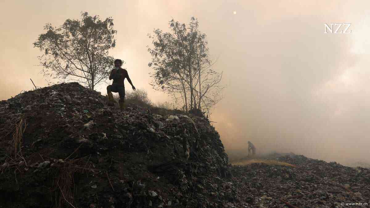 In Indonesien brennt ein gigantischer Abfallberg – und vergiftet die Luft