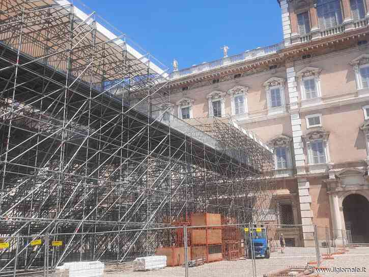 Modena ospita il Jazz Open di fronte all'Accademia militare. E gli ufficiali sono costretti a passare dall'entrata di servizio