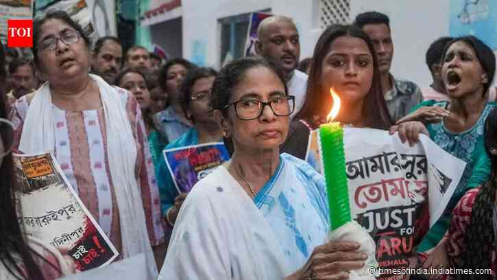'I am being kept under police watch': Mamata Banerjee accuses cops of acting like 'BJP cadres'