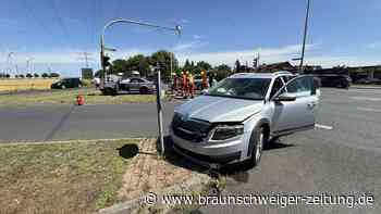 Vollsperrung in Lebenstedt: Zwei Personen bei Unfall verletzt