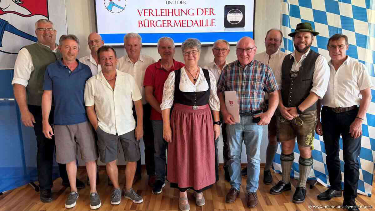 St. Wolfgang vergibt Bürgermedaille an drei Gemeinderäte