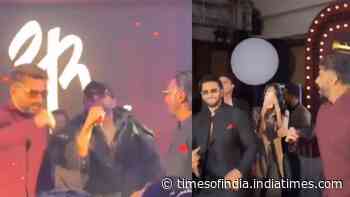 Himesh Reshammiya sings as Ranveer-Arjun groove at Anshula's reception: VIDEO