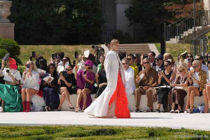 Pierpaolo Picciolis Haute-Couture-Debüt für Balenciaga