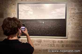 « On me traite d’artiste, car je ne suis pas assez bon pour faire des photos où l’on reconnaît le sujet ! » : Klavdij Sluban s’expose sur les murs de l’abbaye de La Celle