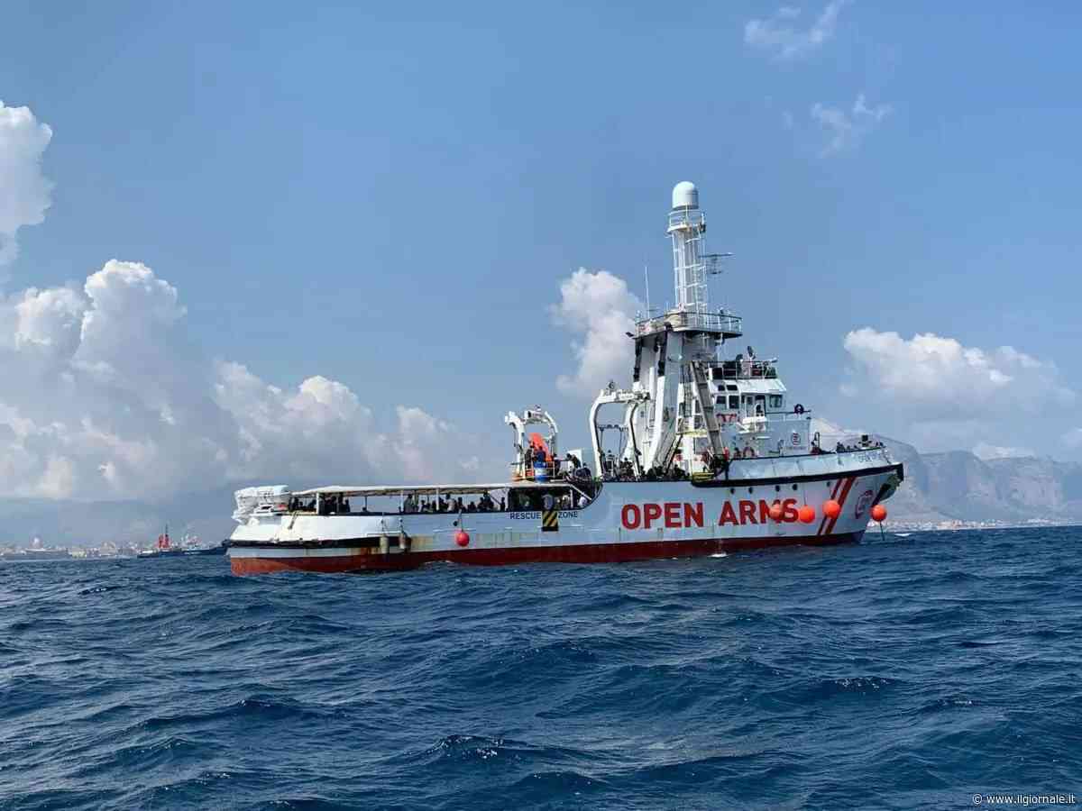 "Non siamo navi da crociera". L'assurda rimostranza della Ong straniera contro l'Italia