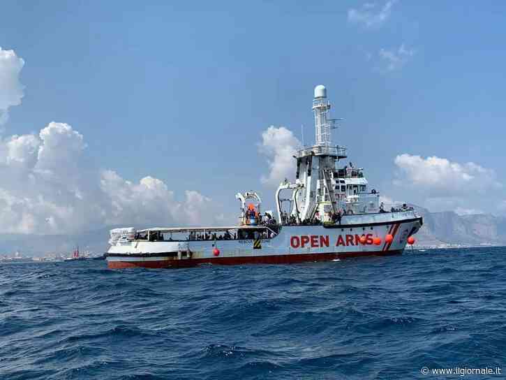 "Non siamo navi da crociera". L'assurda rimostranza della Ong straniera contro l'Italia
