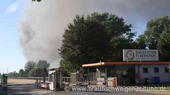 Rauchsäule über dem Gelände der Salzgitter AG