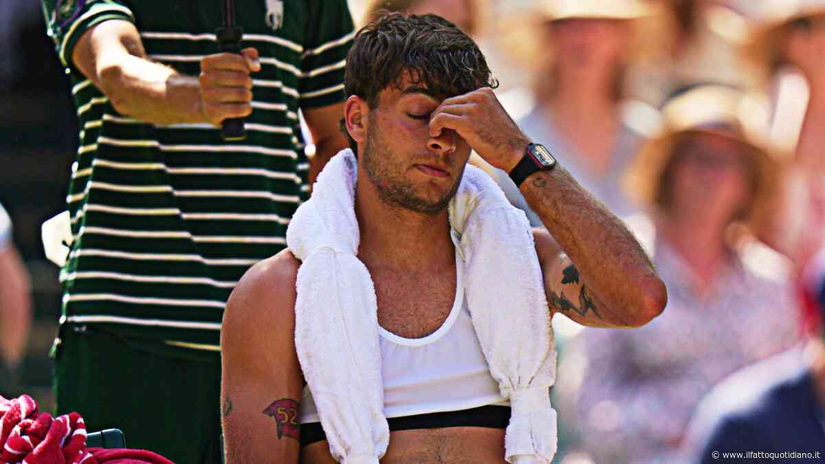 La delusione di Cobolli: “Sono molto triste per il casino che ho fatto. A volte in campo combatto con i miei mostri”
